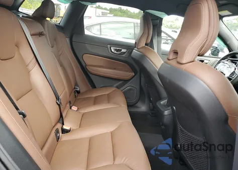 2023 Volvo Xc60 Plus из США, поврежденный, VIN YV4L12RW0P1374266